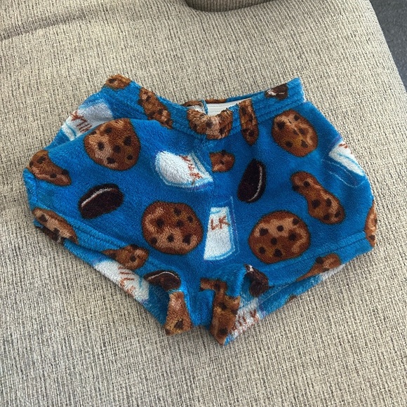 😍Set of 3 Colorful Graphic Print plush Shorts Set for girls - Picture 6 of 7